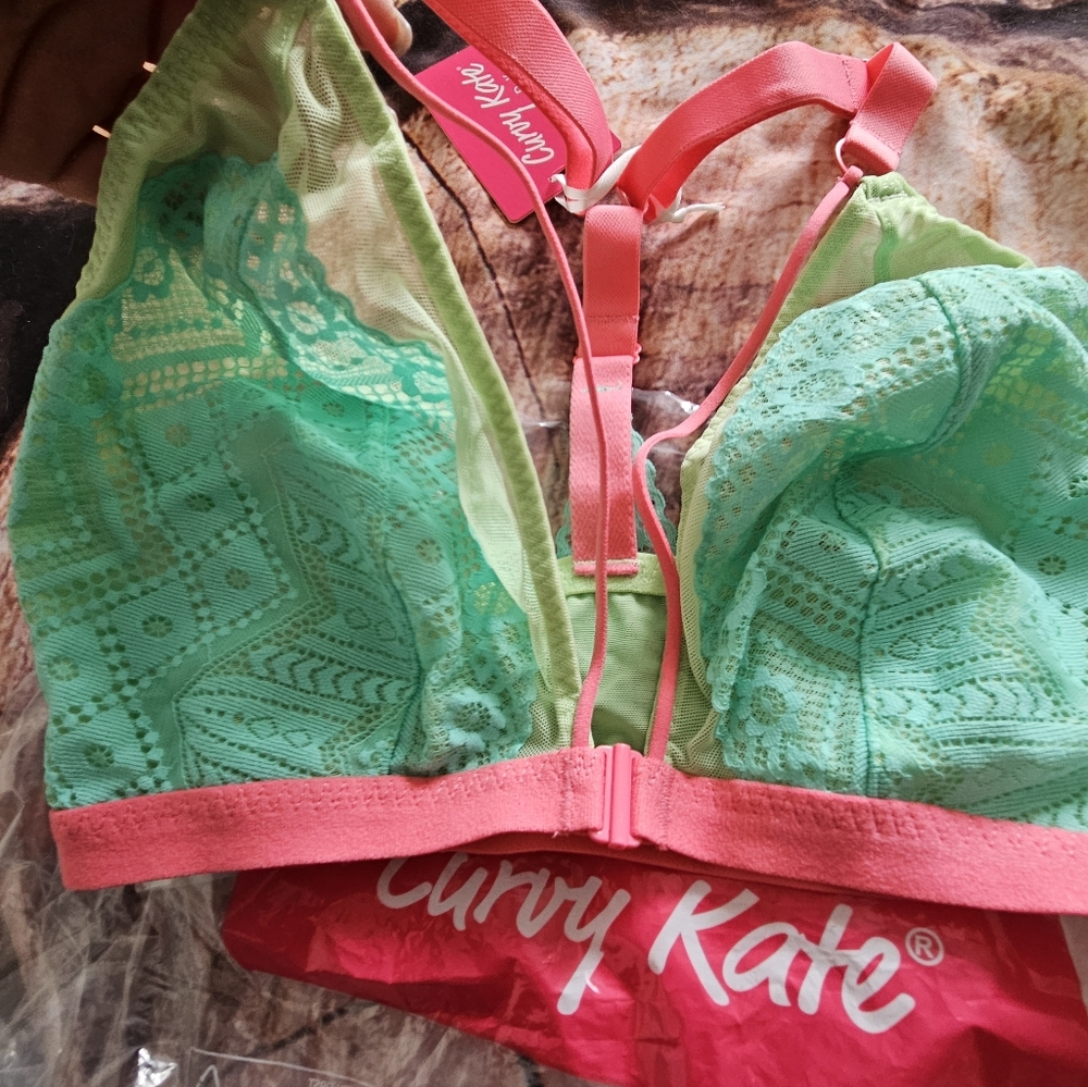 Curvy Kate Front Close Bralette - Picture 5 of 6